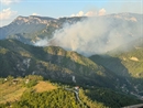 Helikopter oružanih snaga Bosne i Hercegovine angažovan na gašenju požara u općini Konjic